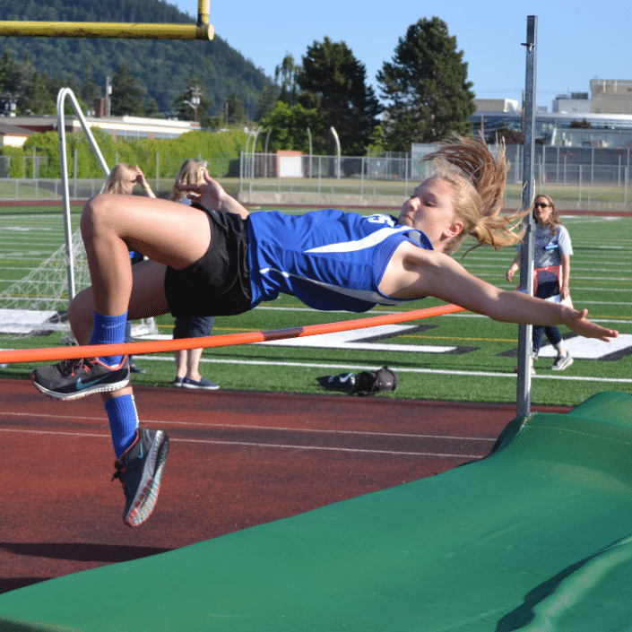 8th-girls-track